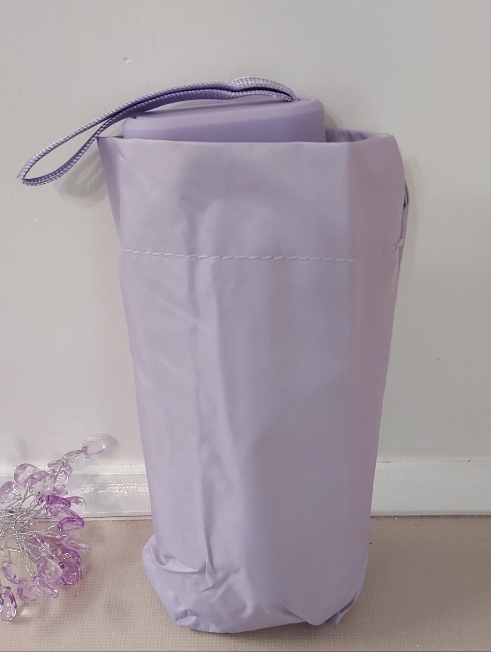 Compact Lavender Travel Umbrella with Carry Case - Picture 6 of 9
